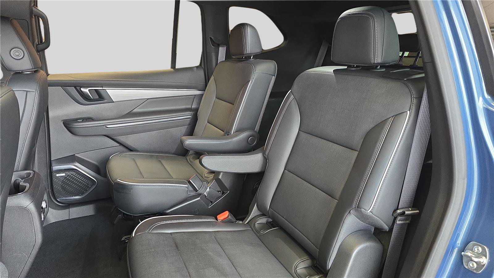 Used 2025 Buick Enclave Preferred image 18