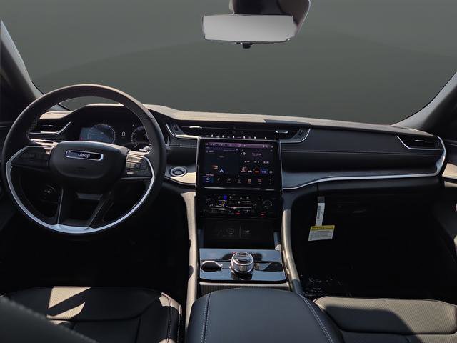 New 2025 Jeep Grand Cherokee Limited w/ Luxury Tech Group II image 5