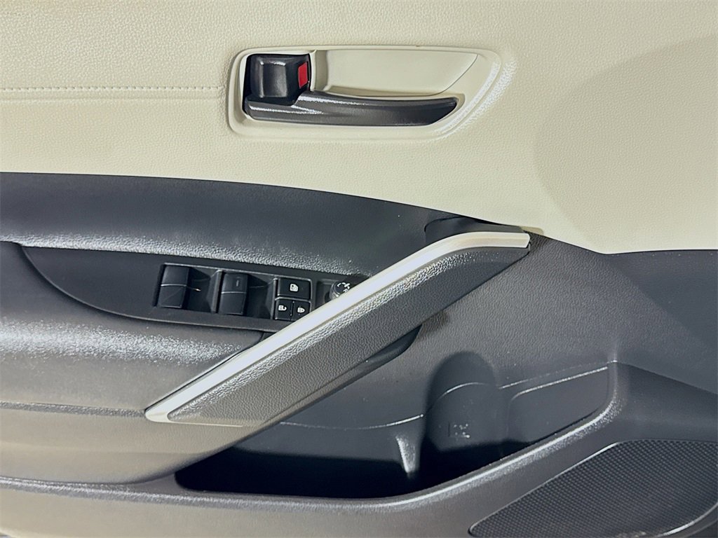 Used 2022 Toyota Corolla Cross LE image 16