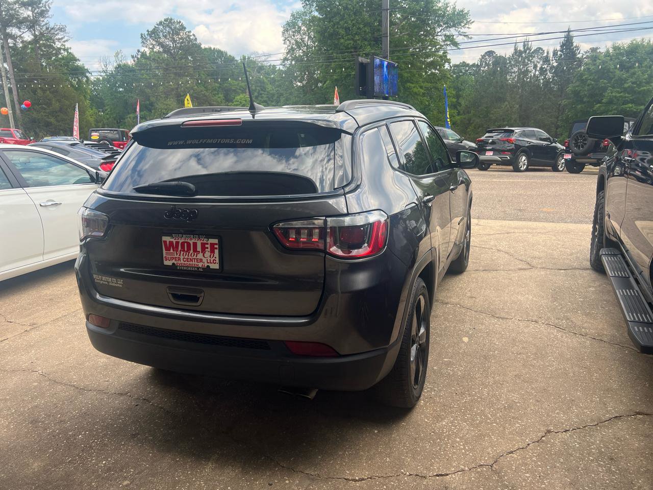 Used 2019 Jeep Compass Latitude FWD image 5