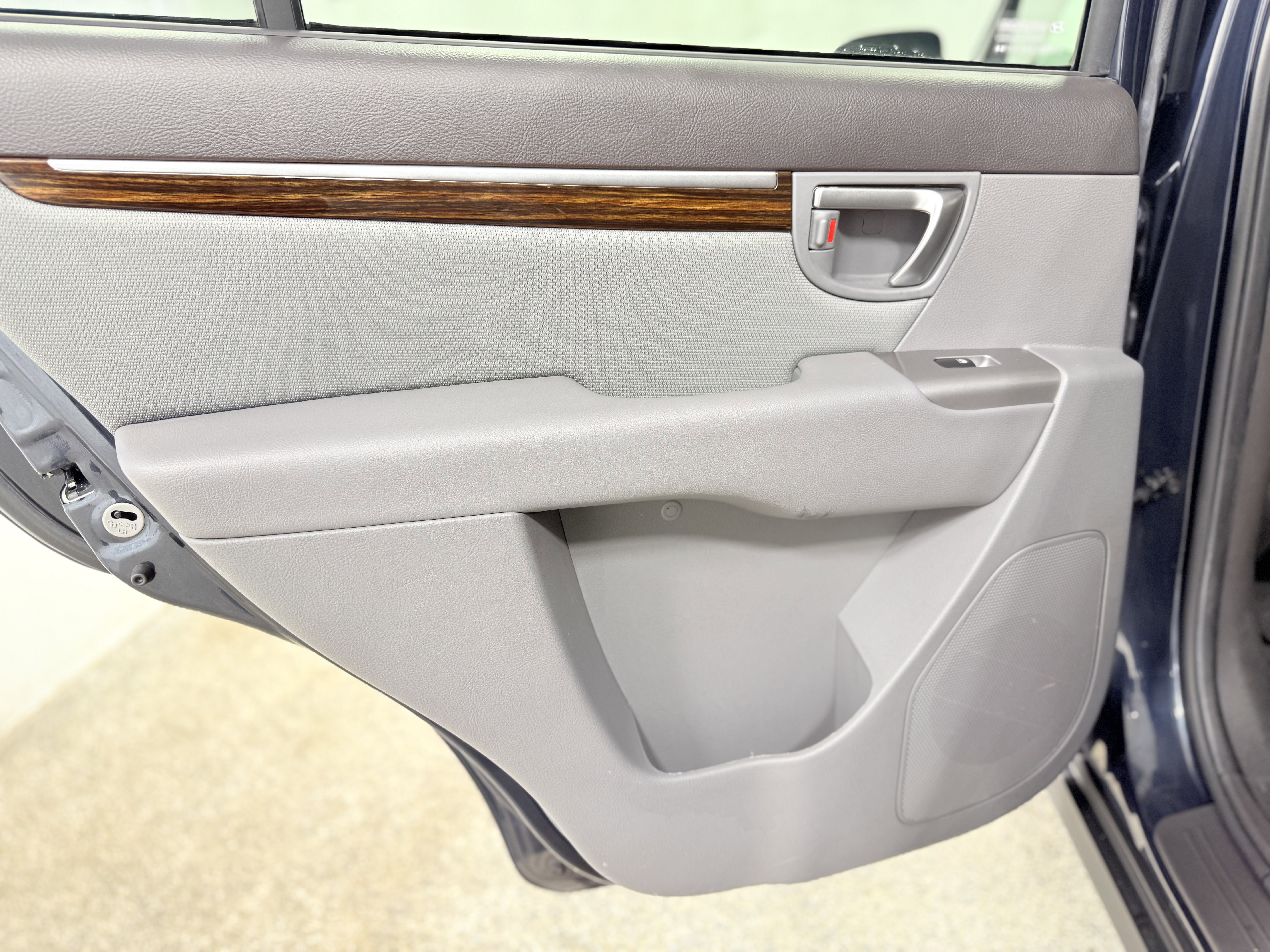 Used 2012 Hyundai Santa Fe GLS image 21