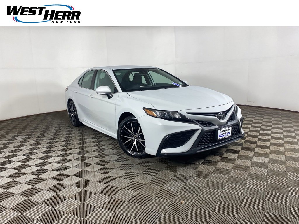 Used 2022 Toyota Camry SE
