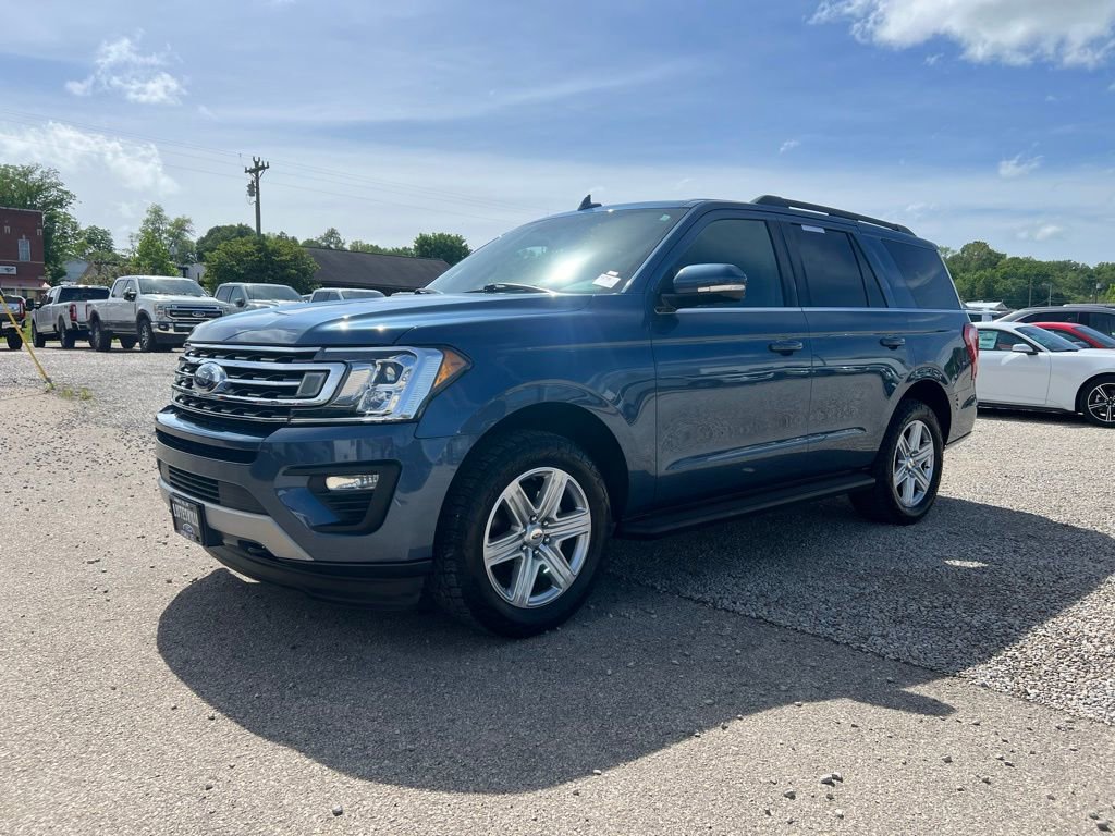 Used 2018 Ford Expedition XLT w/ Equipment Group 202A AWD/4WD image 4