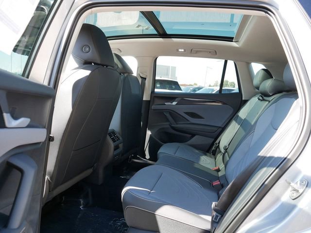 New 2025 Volkswagen Tiguan SE image 8