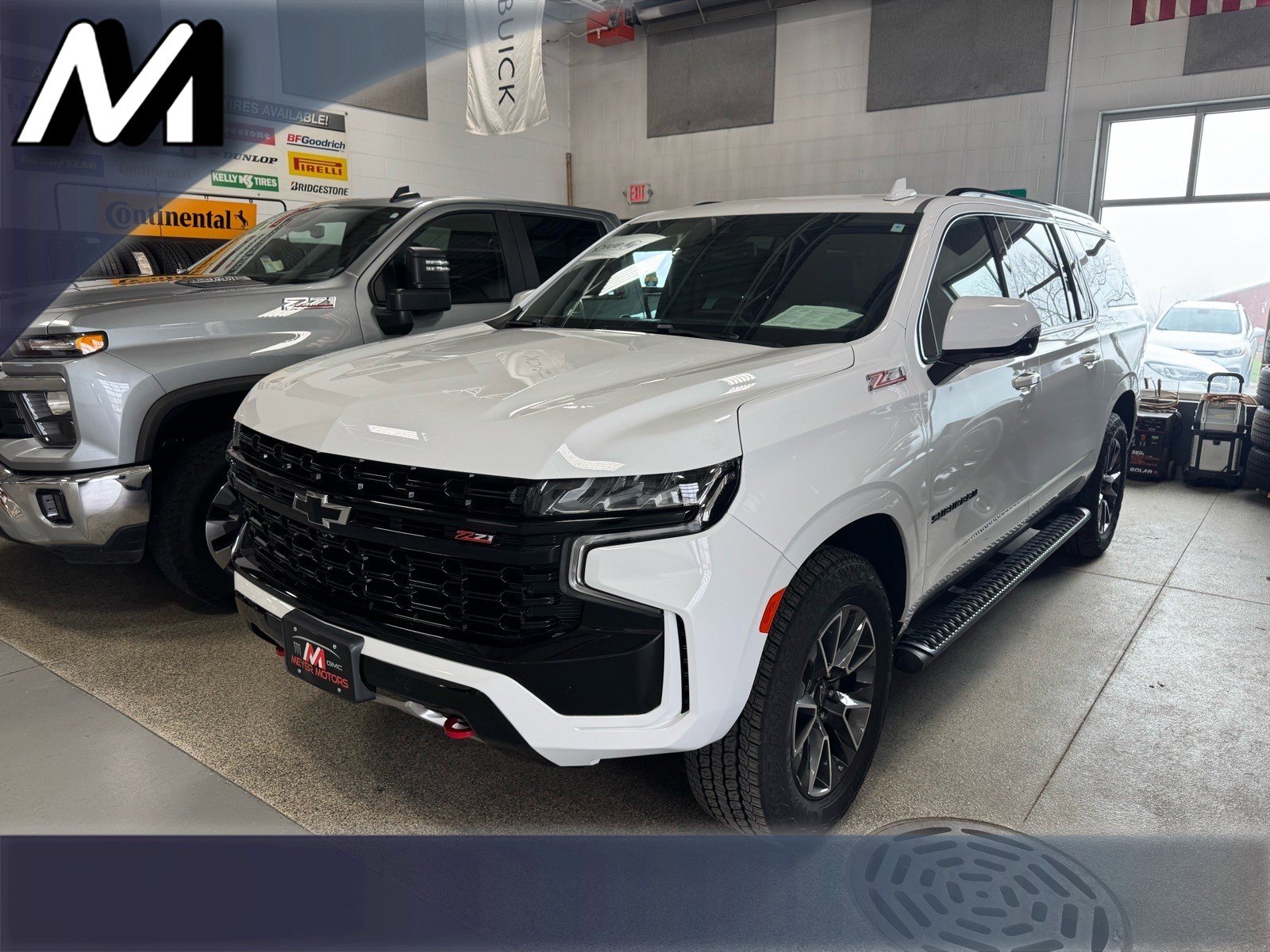 Used 2023 Chevrolet Suburban Z71 w/ Luxury Package AWD/4WD image 1