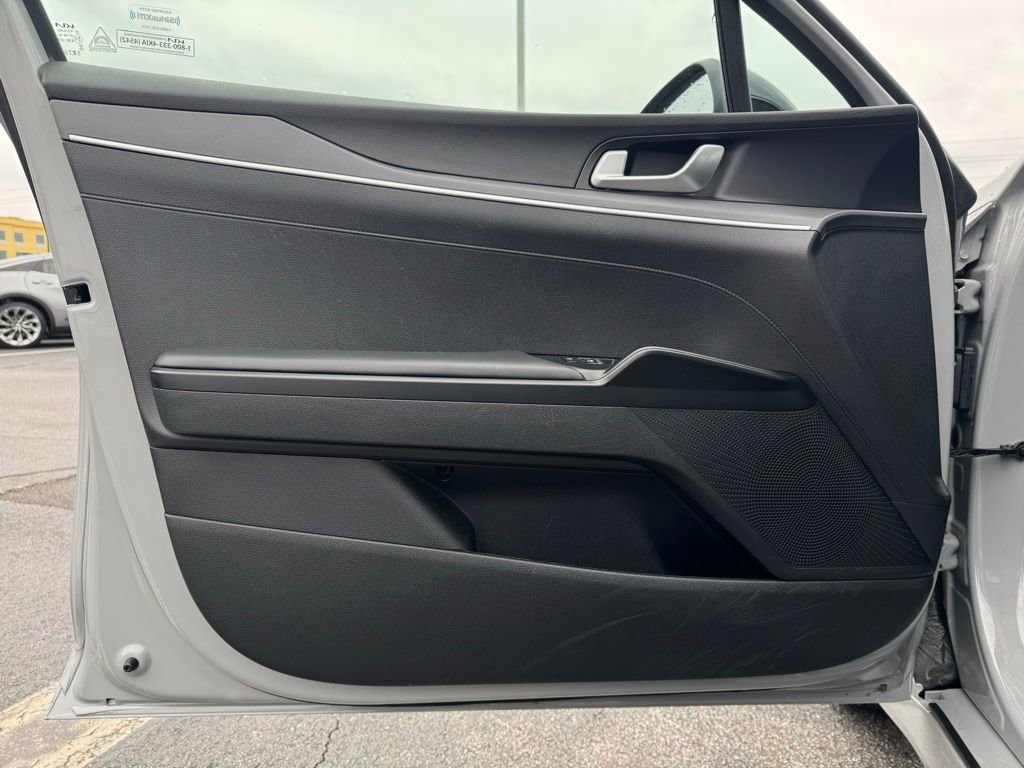 Used 2023 Kia K5 GT-Line image 12