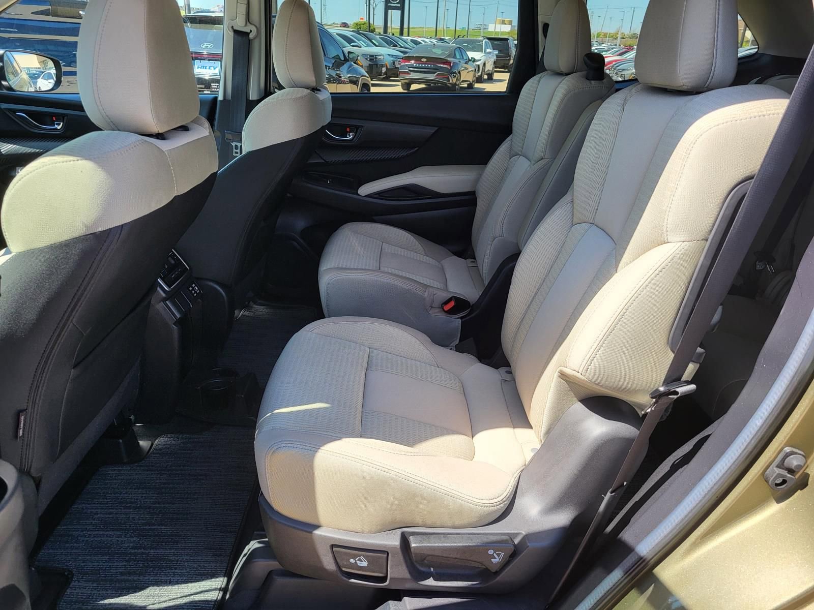 Used 2024 Subaru Ascent Premium w/ Convenience Package image 12