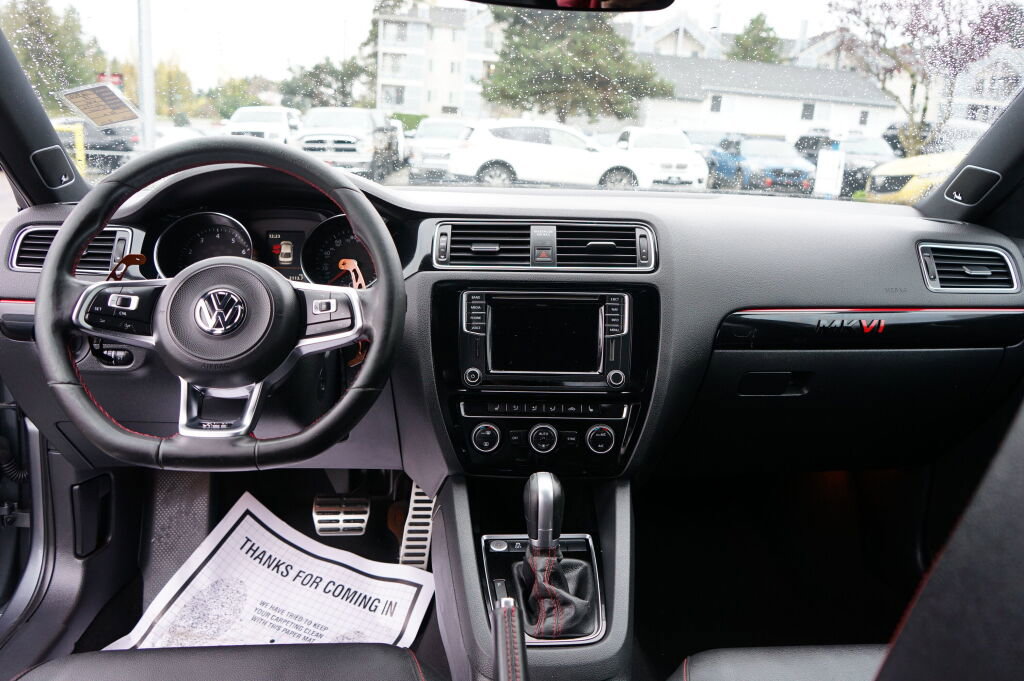 Used 2017 Volkswagen Jetta GLI image 13