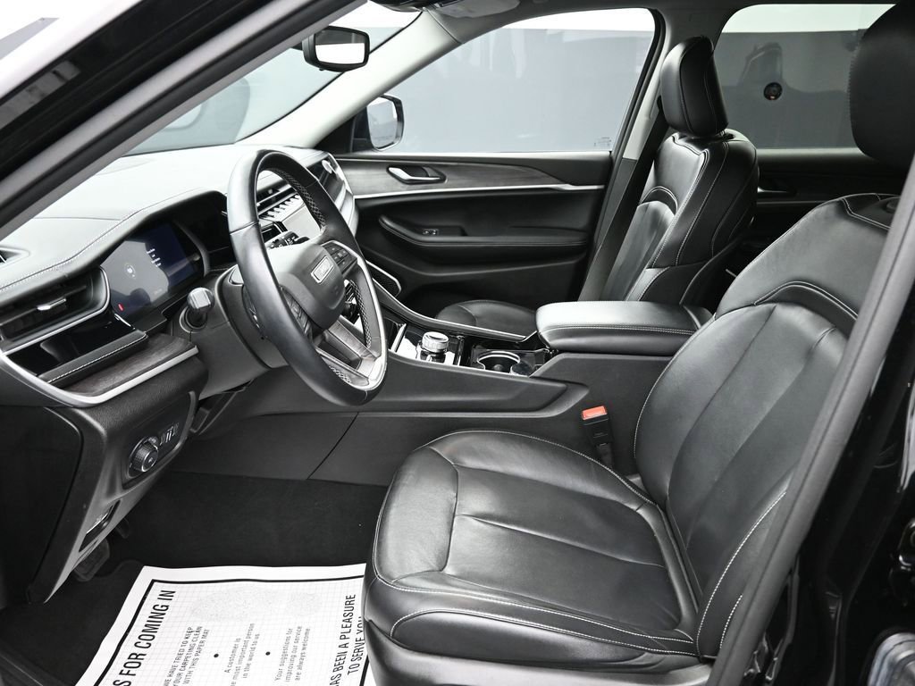 Used 2022 Jeep Grand Cherokee L Limited image 11