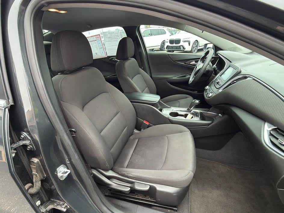 Used 2018 Chevrolet Malibu LT FWD image 30
