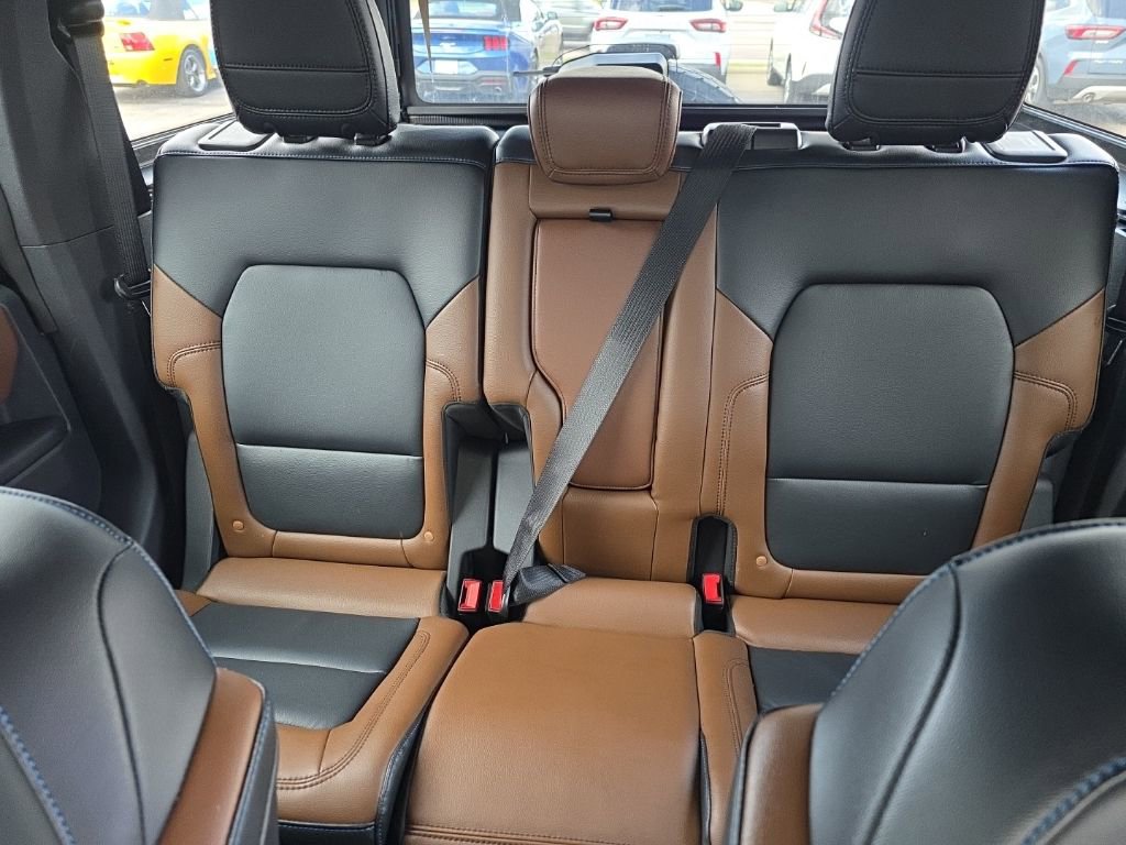 Used 2024 Ford Bronco Outer Banks image 6