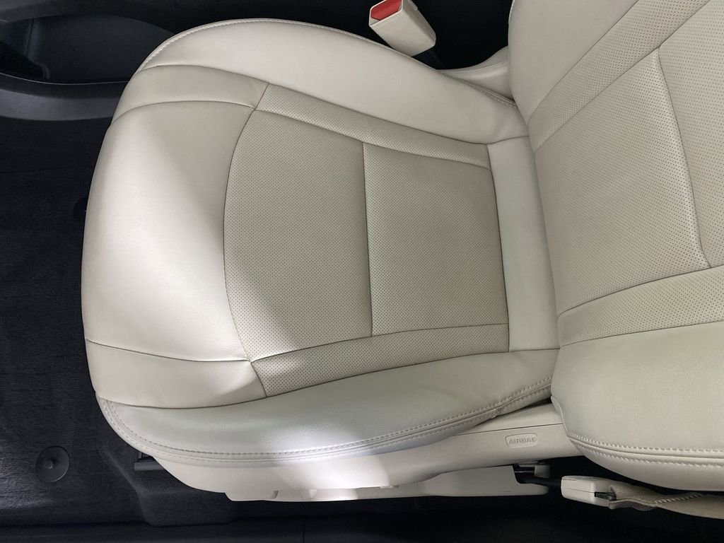 Used 2022 Buick Enclave Premium w/ Surround and Sites Package image 23