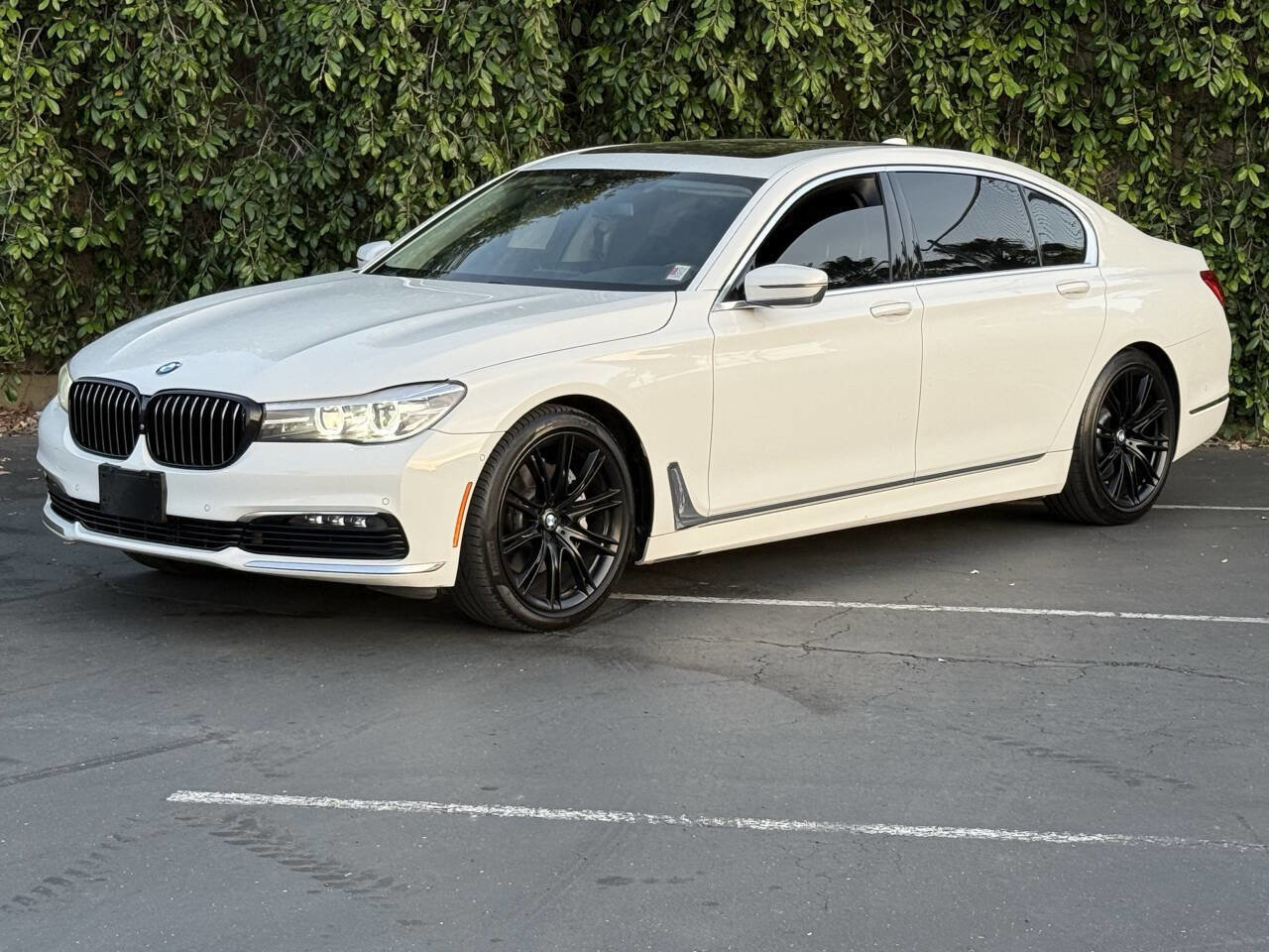 Used 2018 BMW 740i RWD image 4