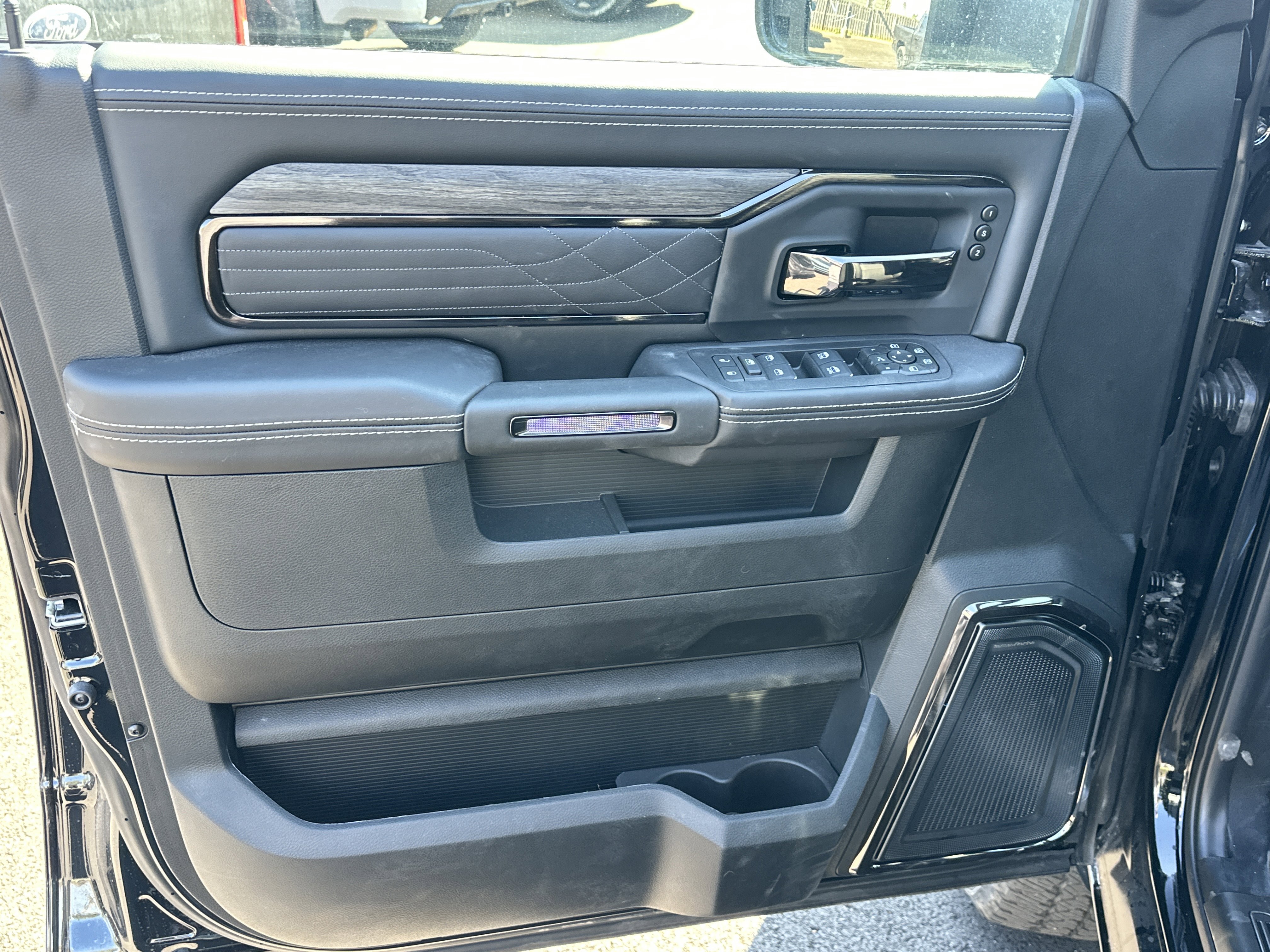 New 2026 RAM 2500 Limited AWD/4WD image 30