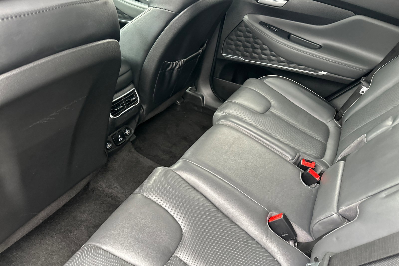 Used 2023 Hyundai Santa Fe Limited image 13