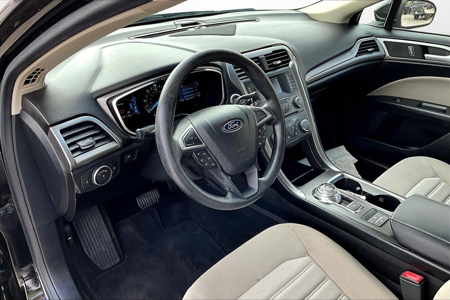 Used 2017 Ford Fusion S image 20