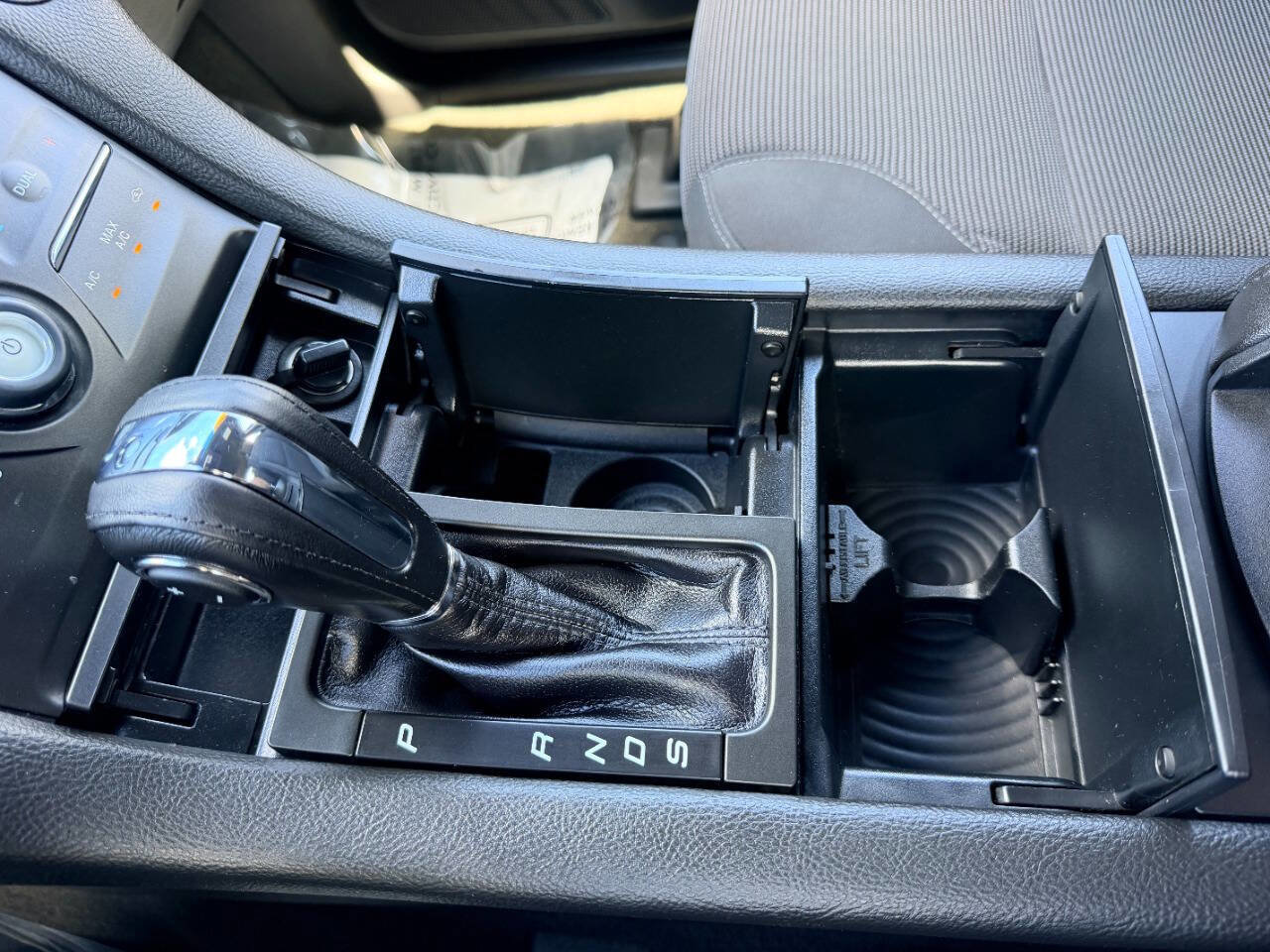Used 2013 Ford Taurus SEL FWD image 38