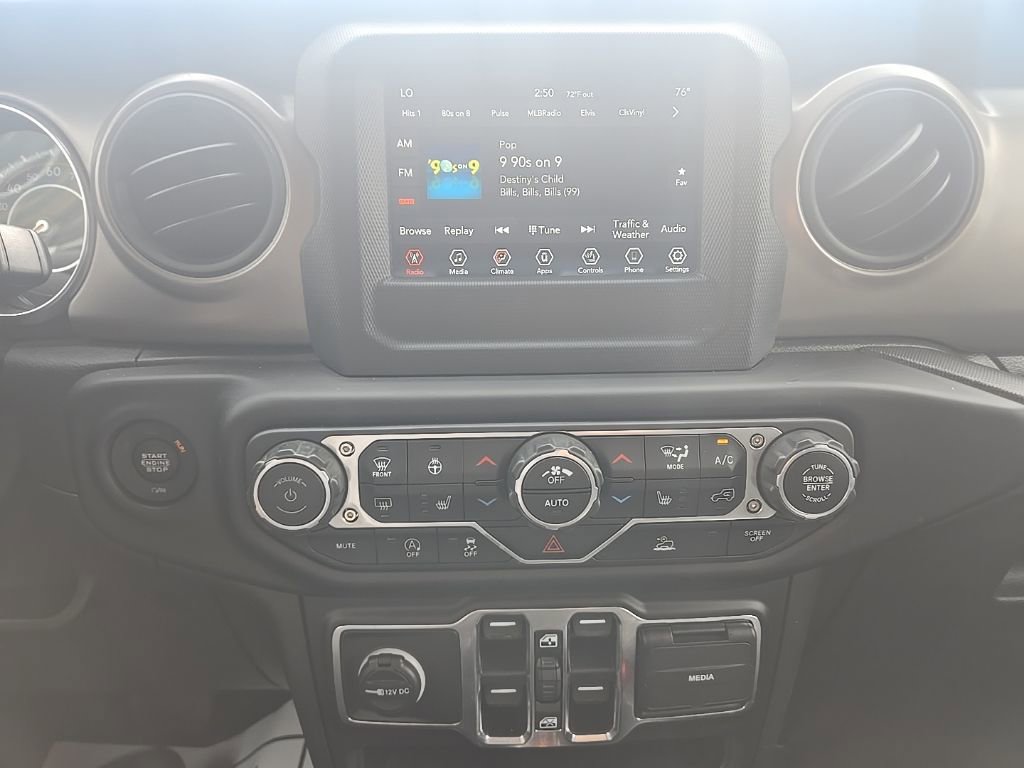 Used 2021 Jeep Gladiator Willys image 20