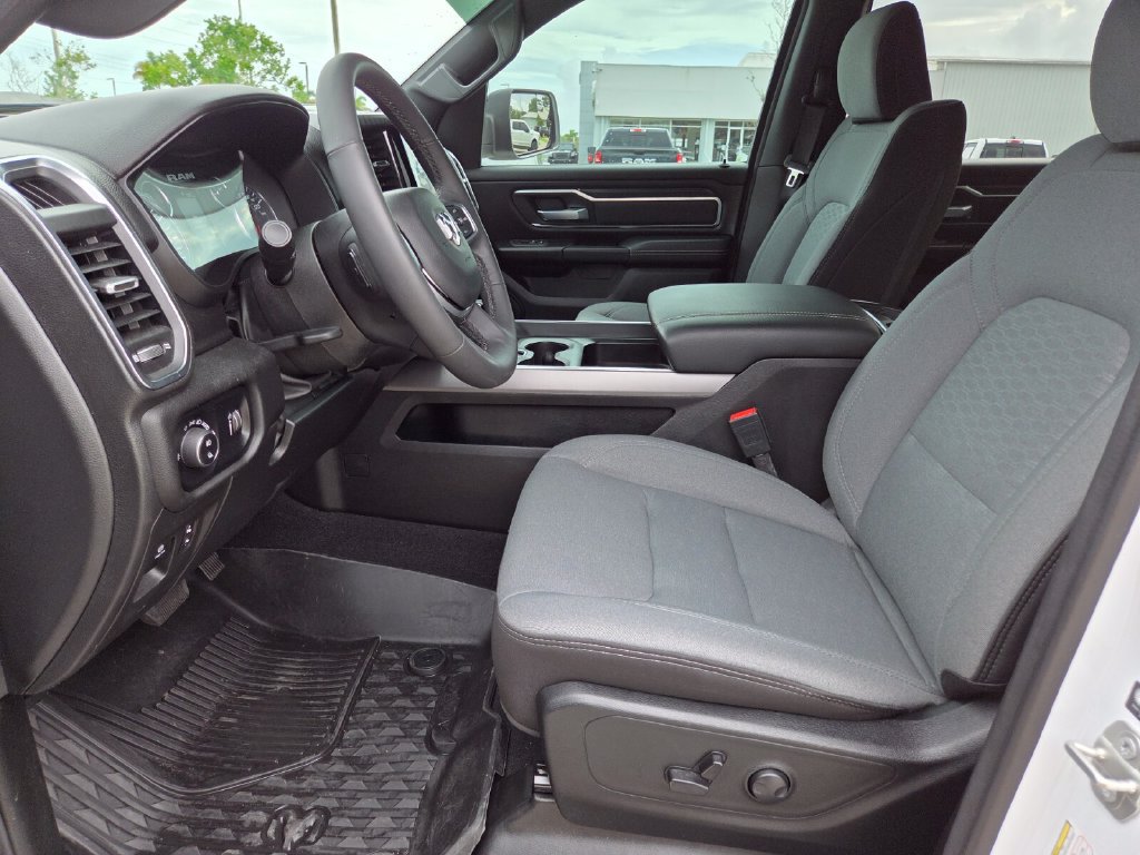 Used 2025 RAM 1500 Big Horn AWD/4WD image 27