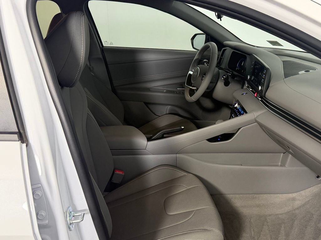 Used 2026 Hyundai Elantra Sport FWD image 30