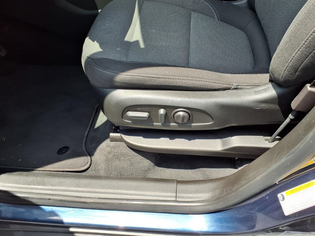 Used 2023 Chevrolet Traverse LT FWD image 20