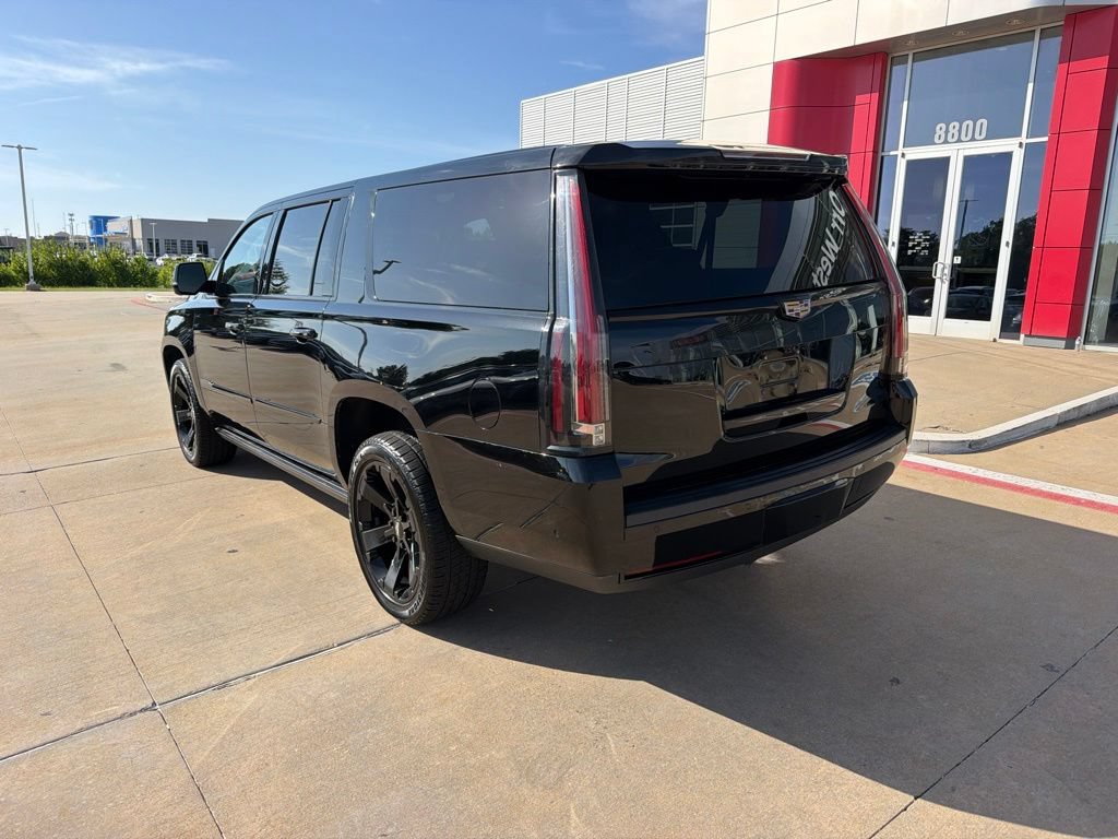 Used 2019 Cadillac Escalade ESV Platinum w/ Escalade Sport Edition AWD/4WD image 3