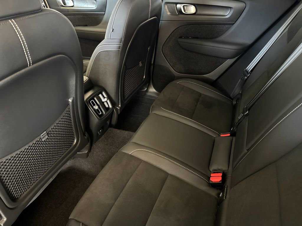 Certified 2023 Volvo XC40 Recharge Plus image 11