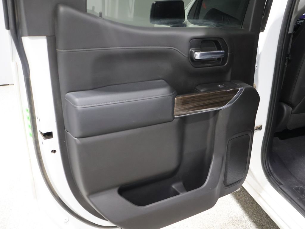 Used 2020 Chevrolet Silverado 1500 RST image 22