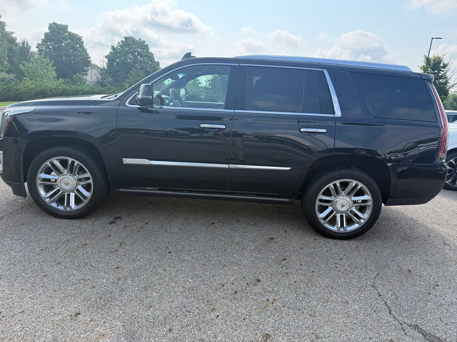 Used 2019 Cadillac Escalade Platinum AWD/4WD image 8