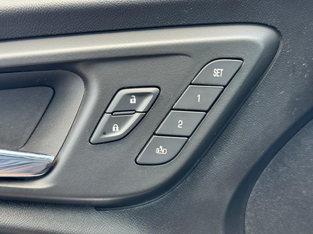 Used 2024 Chevrolet Malibu LT FWD image 17