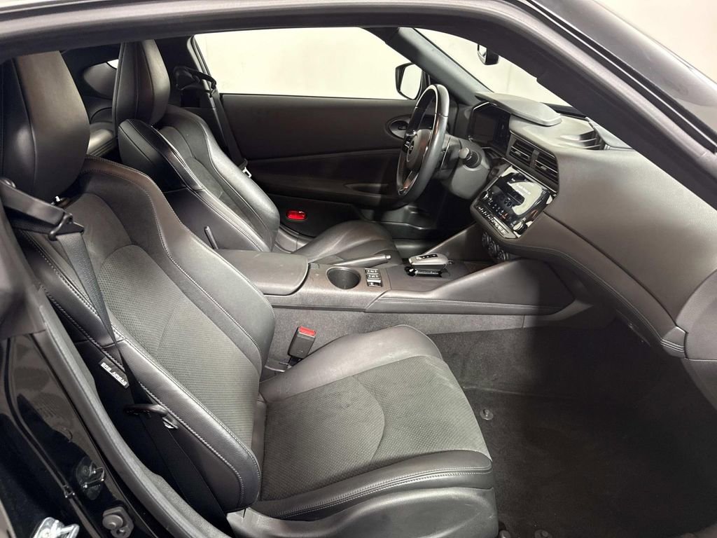 Used 2024 Nissan Z Performance w/ Floor Mat Package image 34