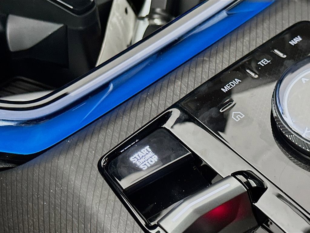 Used 2025 BMW X3 xDrive30i w/ Premium Package image 16