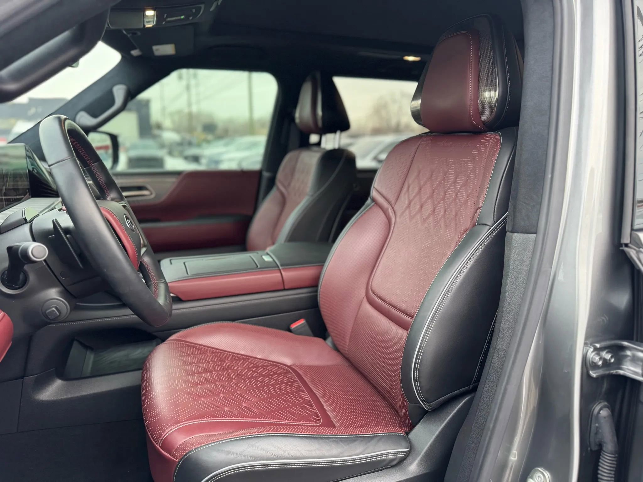 Used 2025 INFINITI QX80 Autograph image 16