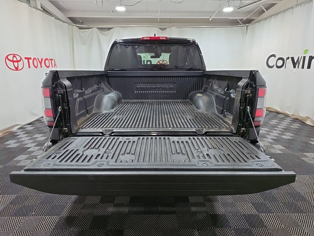 Used 2024 Nissan Frontier SV AWD/4WD image 6
