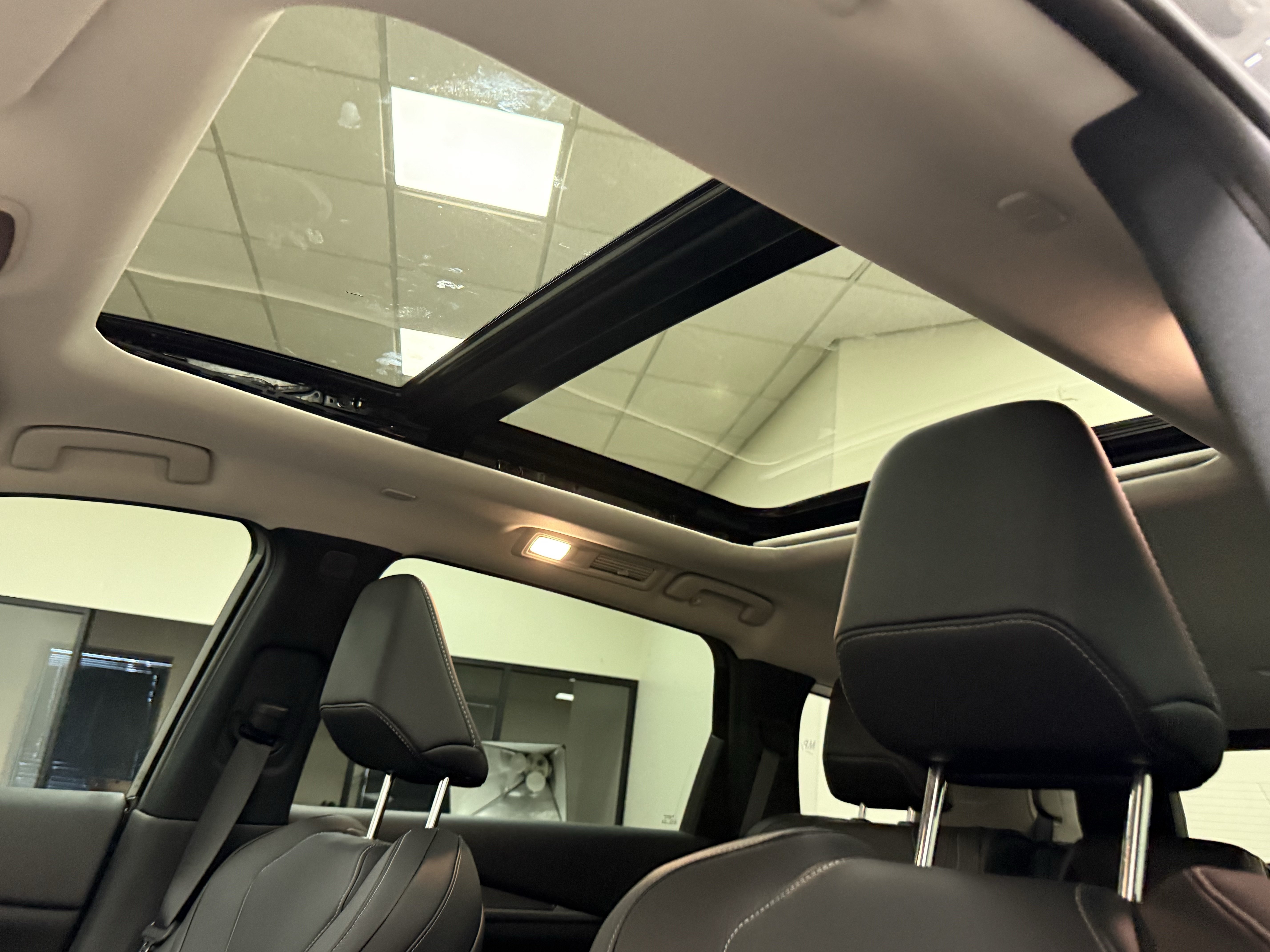 Certified 2027 INFINITI QX60 Luxe w/ Cargo Package FWD image 12