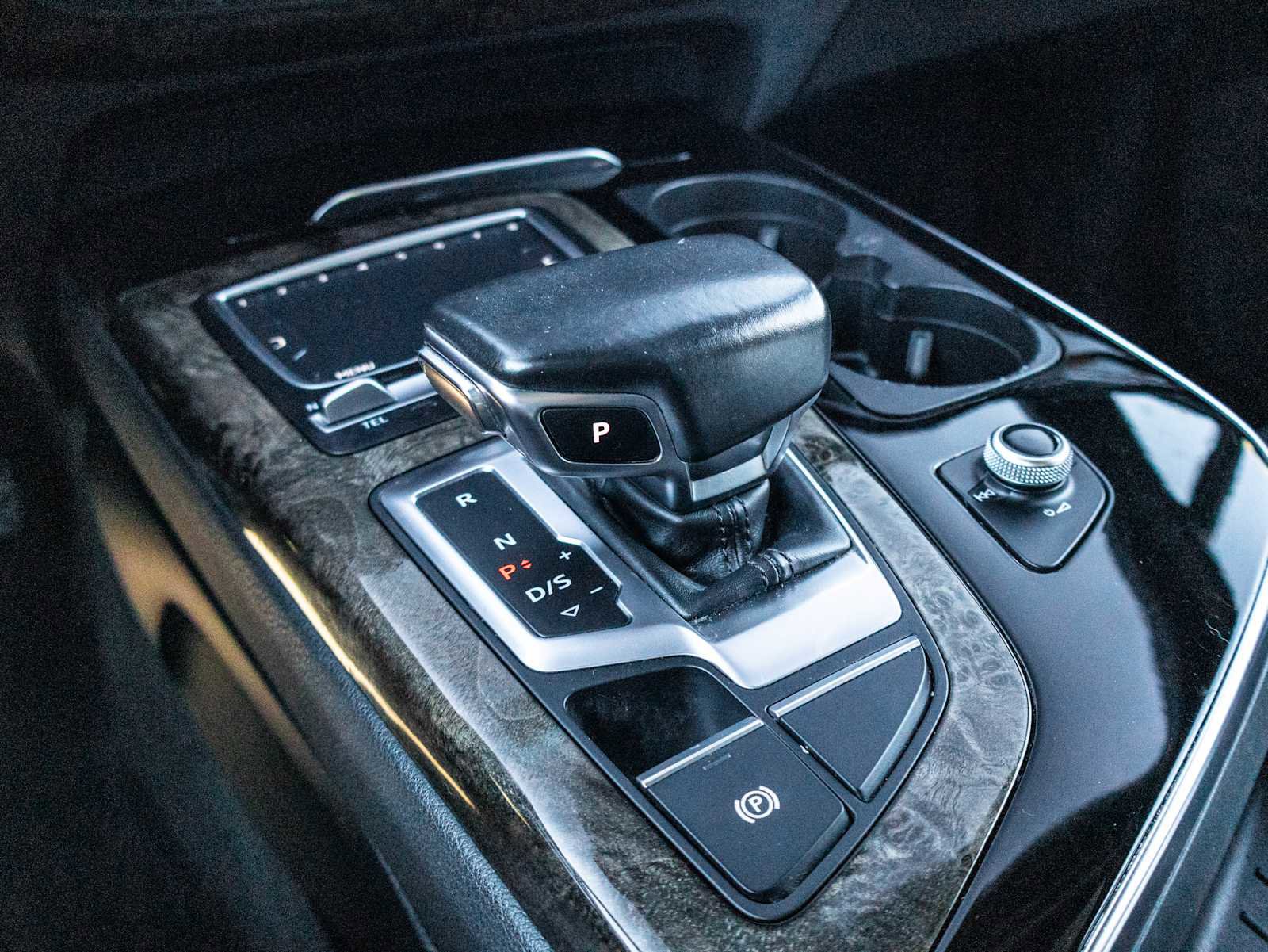 Used 2017 Audi Q7 3.0T Premium Plus image 31