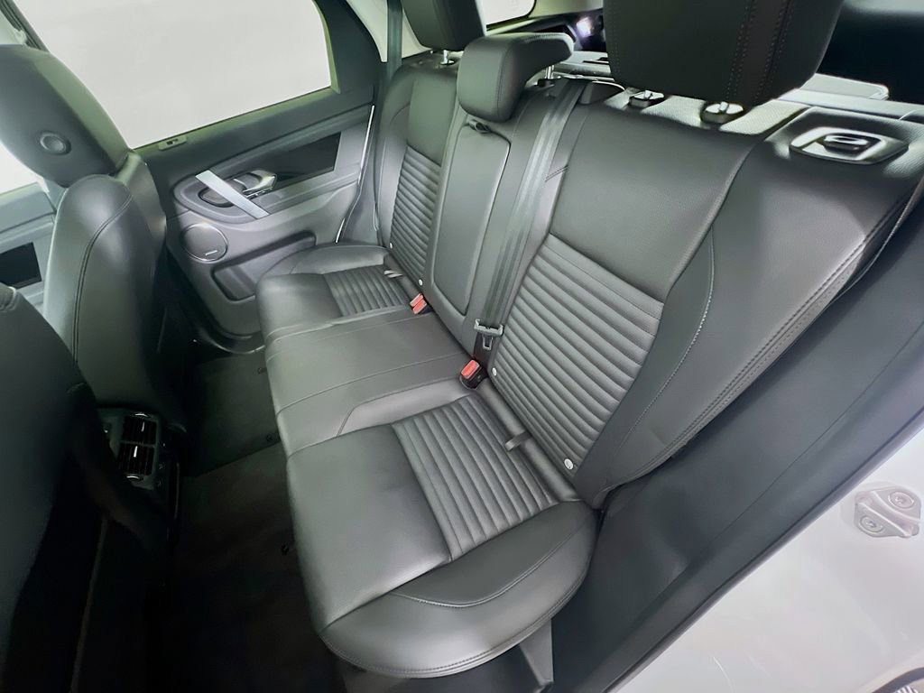 Used 2024 Land Rover Discovery Sport S image 26