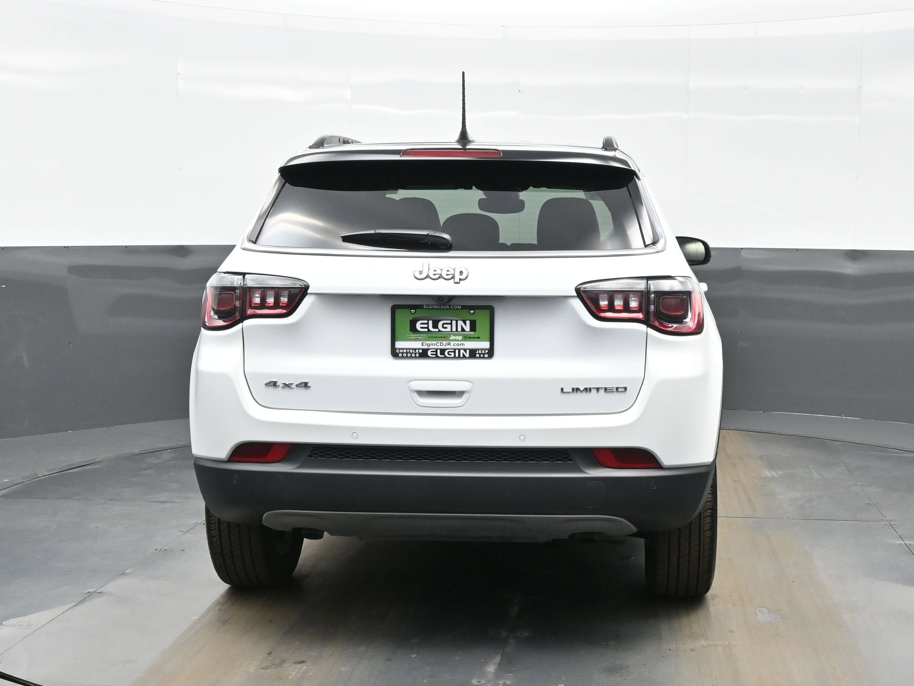 Used 2024 Jeep Compass Limited image 5