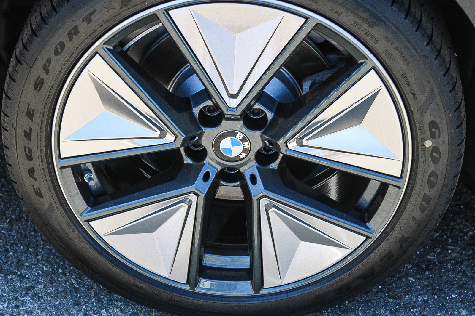 New 2026 BMW i4 xDrive40i w/ Premium Package AWD/4WD image 8