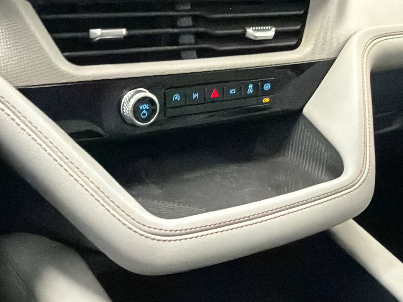 New 2026 Ford Explorer Active w/ Active Comfort Package AWD/4WD image 29