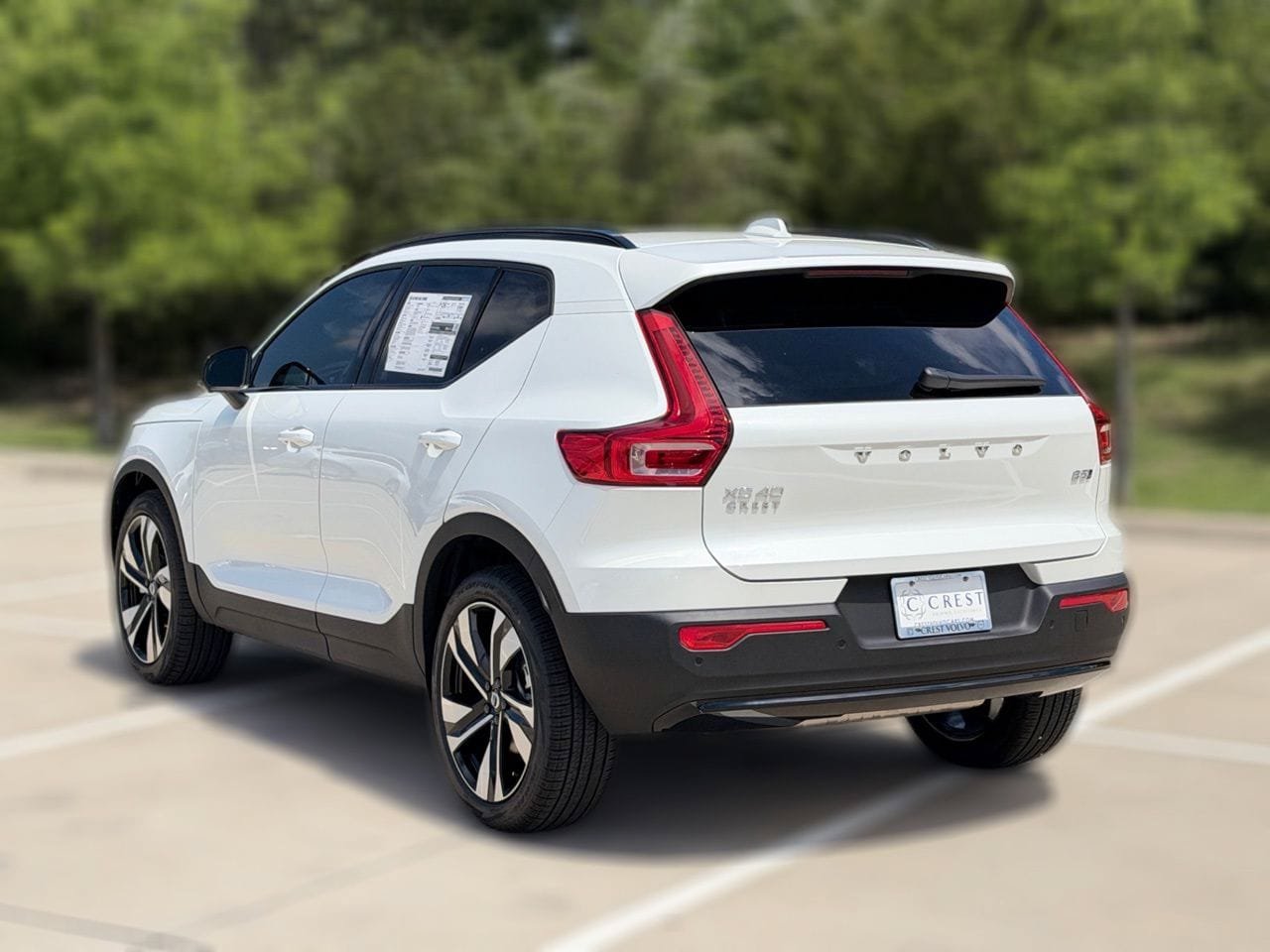 New 2026 Volvo XC40 B5 Plus w/ Climate Package AWD/4WD image 6