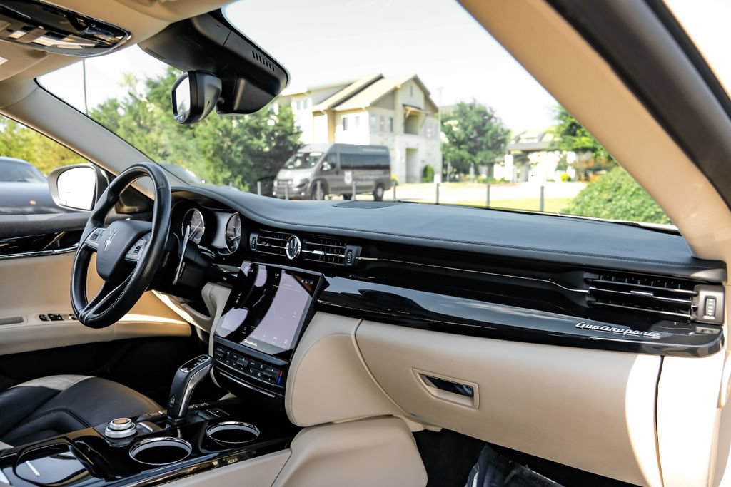 Used 2022 Maserati Quattroporte Modena RWD image 9