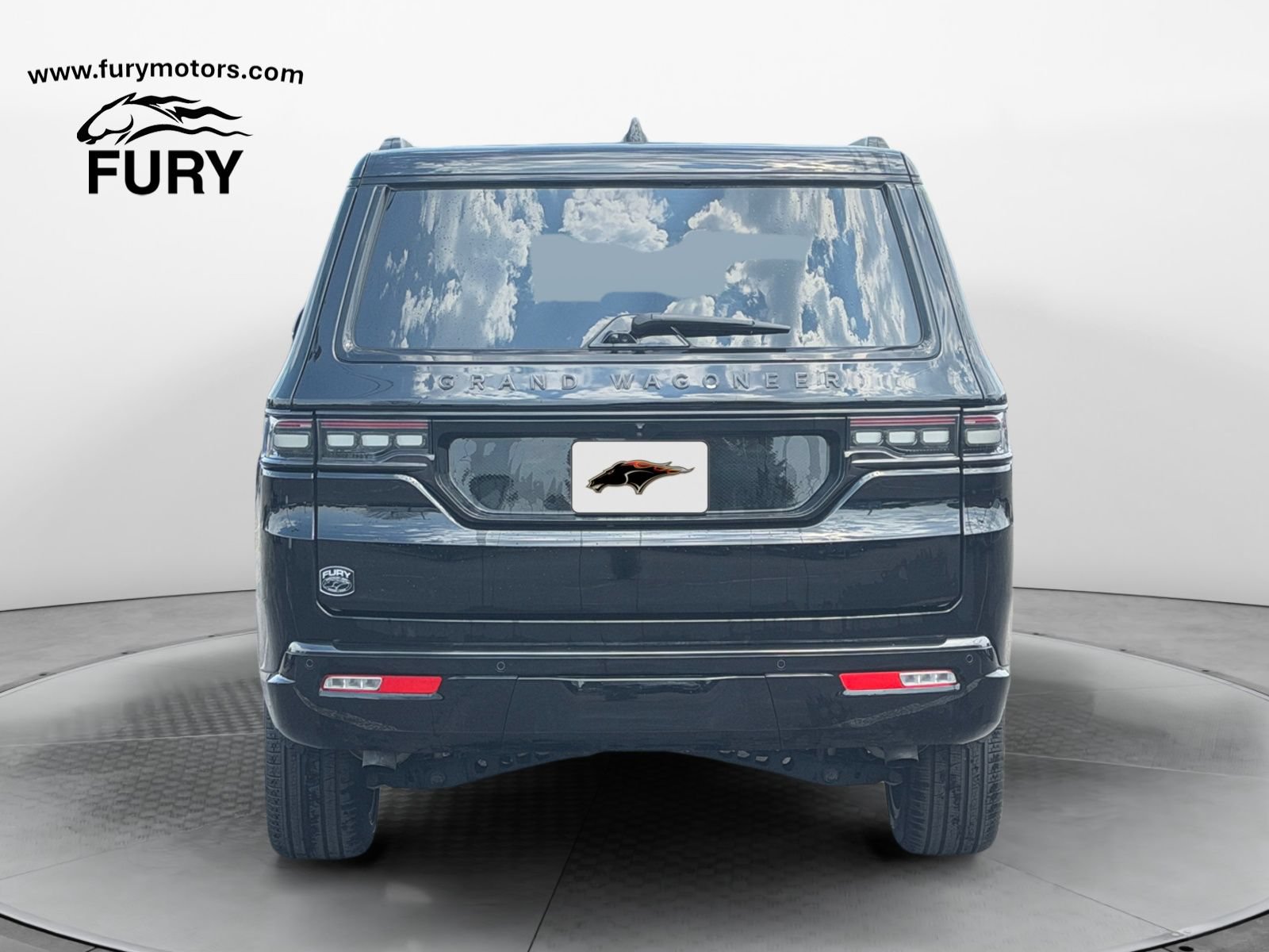 Used 2025 Jeep Grand Wagoneer L Series III w/ Quick Order Packagew 28T AWD/4WD image 4