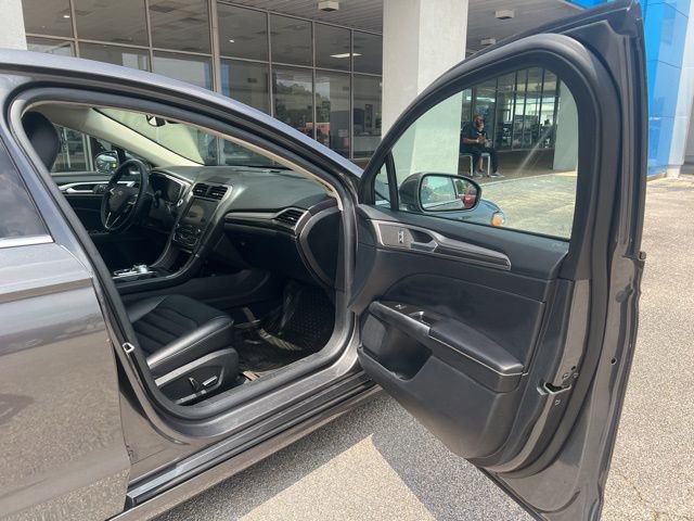 Used 2020 Ford Fusion SEL FWD image 18