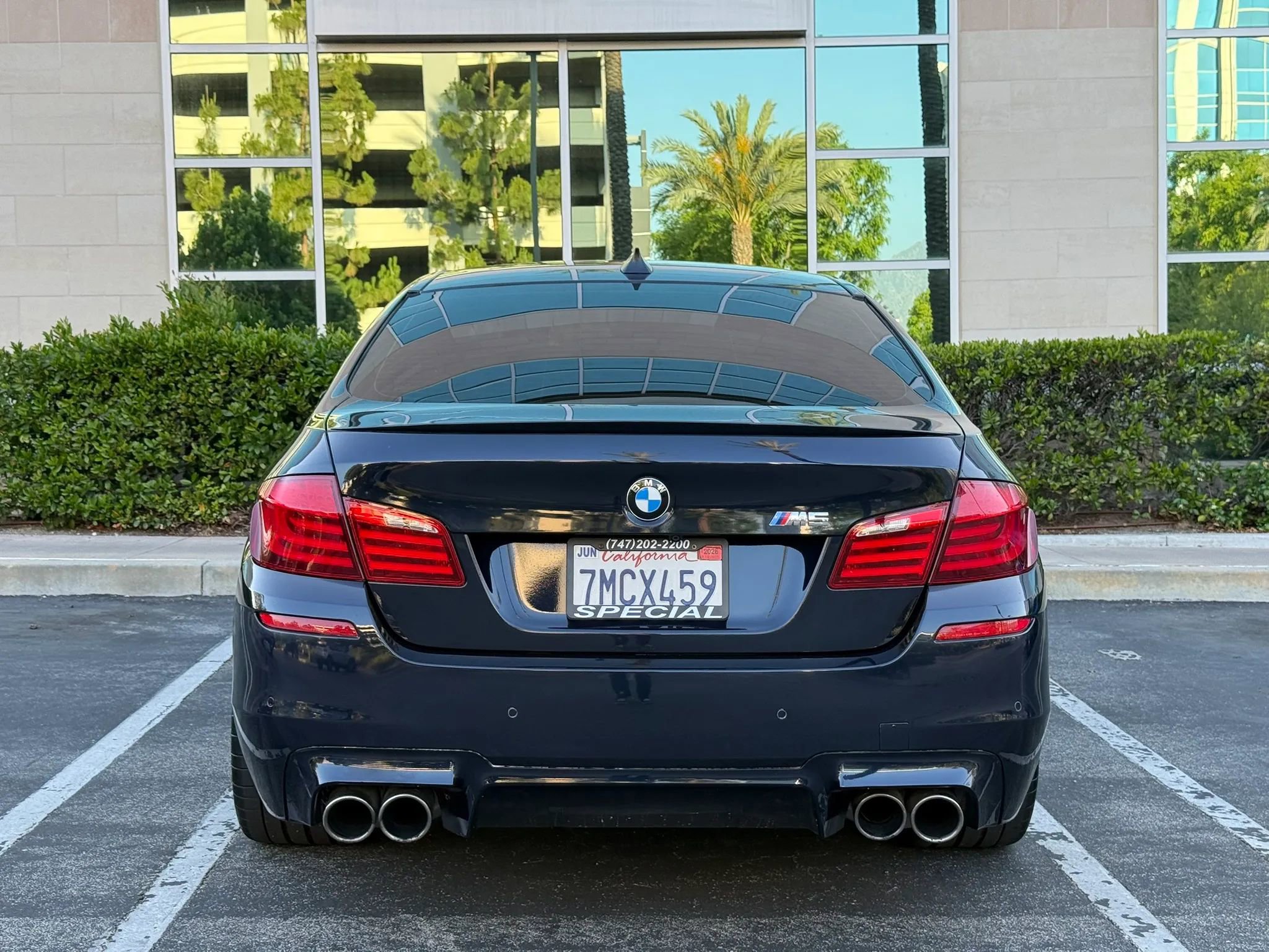 Used 2013 BMW M5 RWD image 4