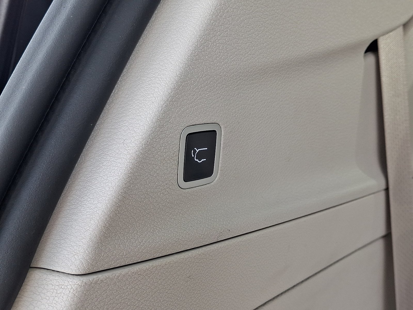 Used 2019 Chrysler Pacifica Limited w/ Advanced Safetytec Group FWD image 34