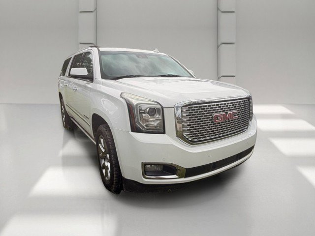 Used 2015 GMC Yukon XL Denali w/ Premium Package RWD image 3