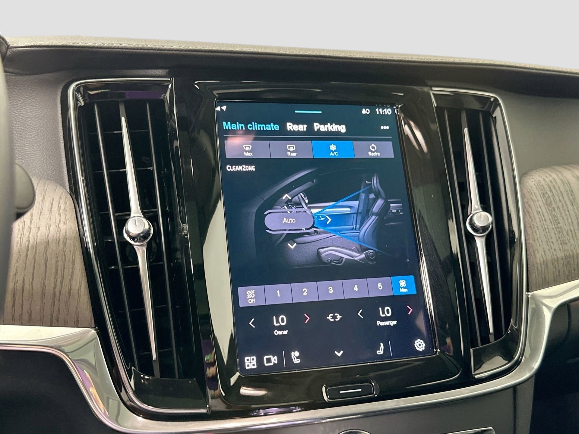 New 2025 Volvo S90 T8 Ultra image 15