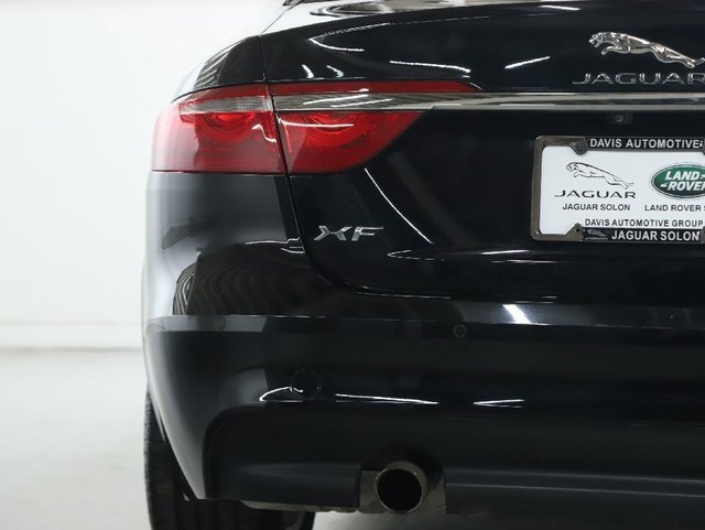 Used 2018 Jaguar XF Premium image 43