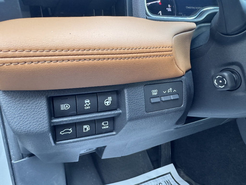Used 2019 Toyota Avalon Limited FWD image 15